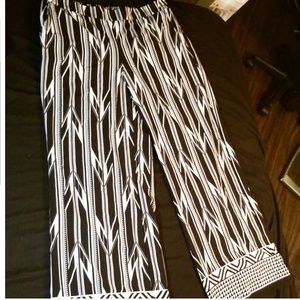 New York & Company wide leg black and white pants
